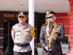 Kapolresta Deli Serdang Pimpin Upacara Pelepasan Purna Bakti Personel Polresta Deli Serdang