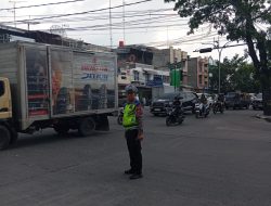 Satlantas Polrestabes Medan Melakukan Pengaturan Lalulintas Agar Nyaman Masyarakat Melintas